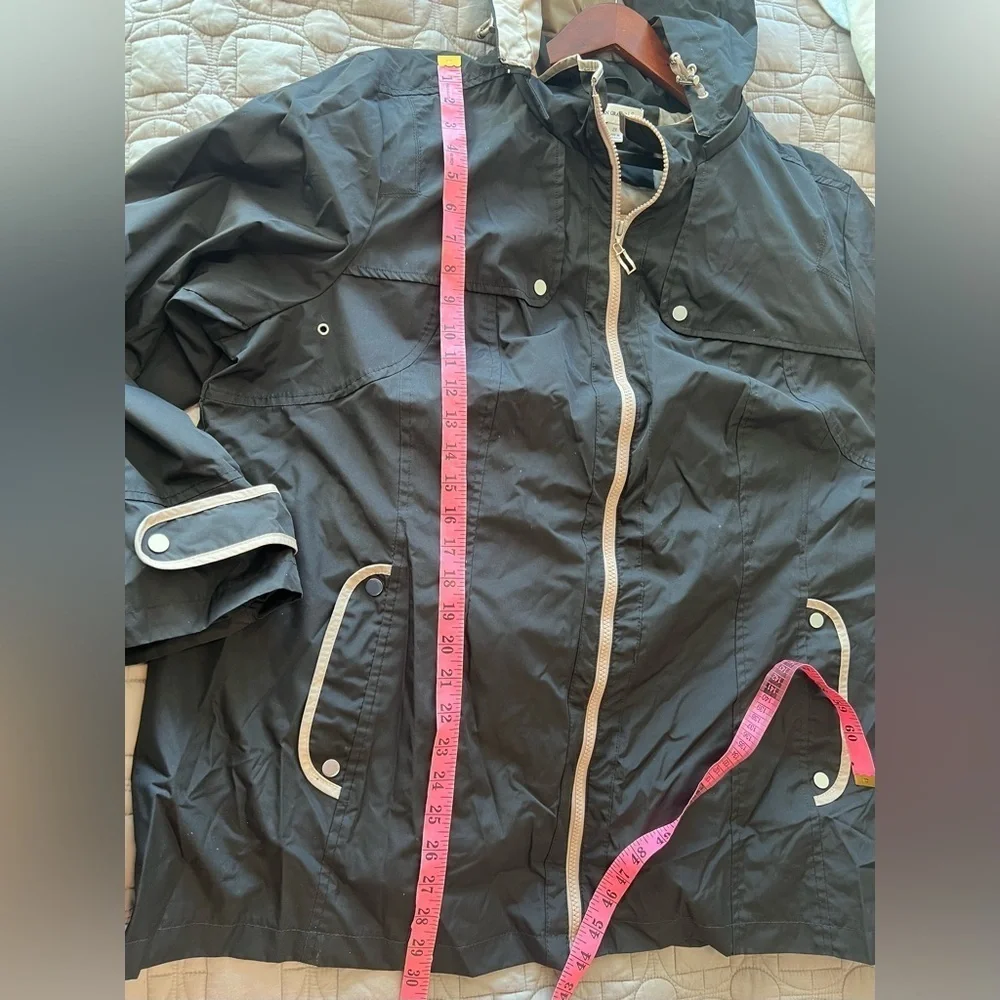 Susan Graver Black and Cream Jacket